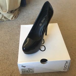 Aldo shiny black heels